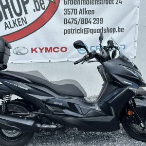 KAWASAKI J300